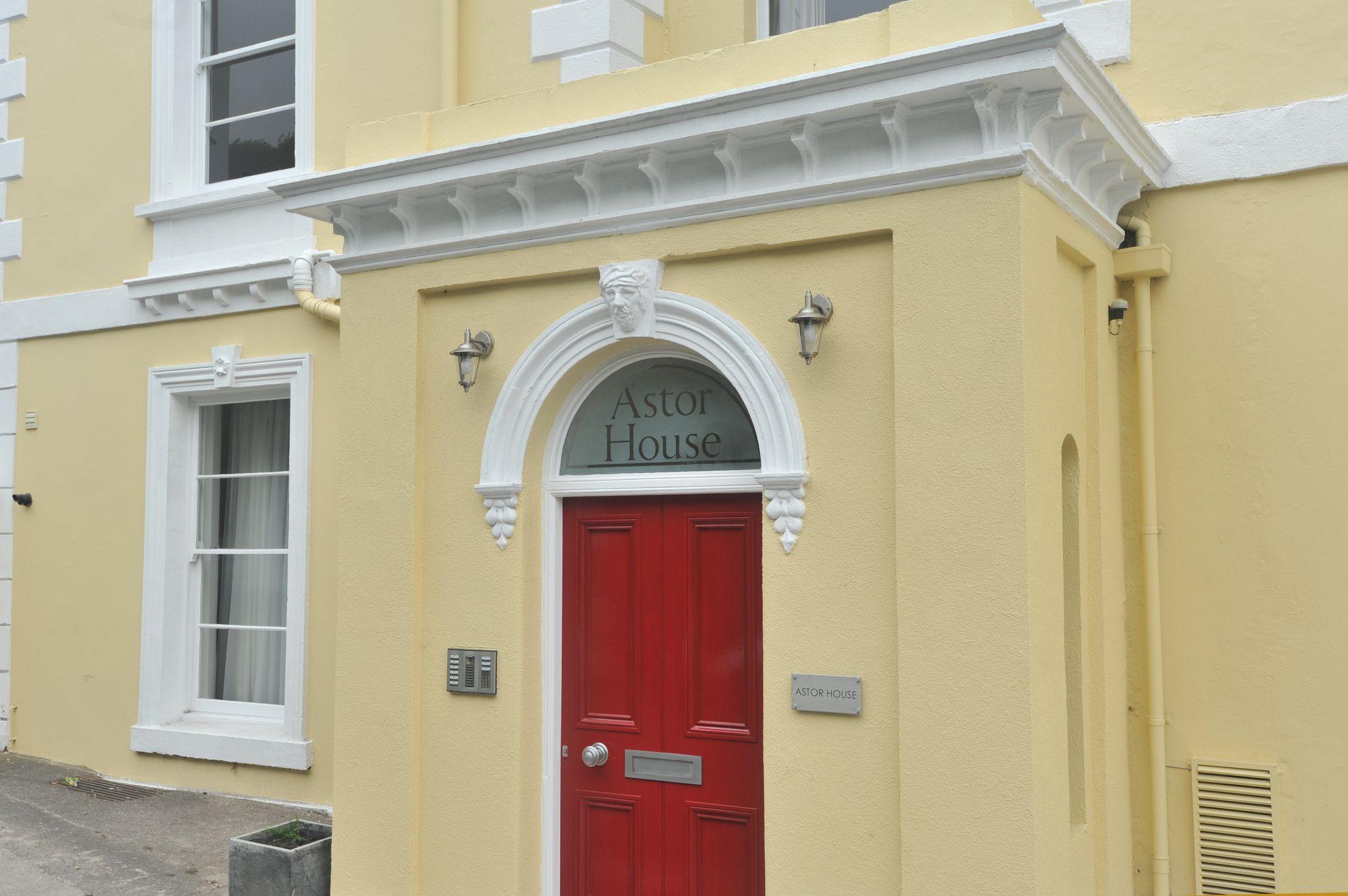 Astor House Apartment *